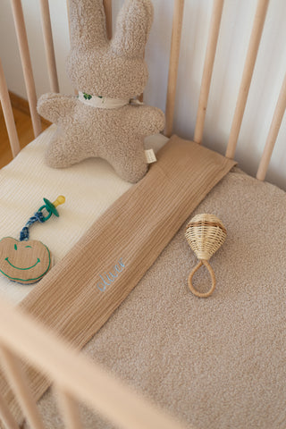 ESSENTIALS: FIRST BABY BED