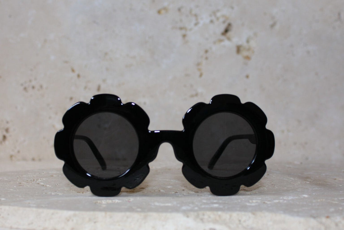 SUNGLASSES DAISY LIQUORICE