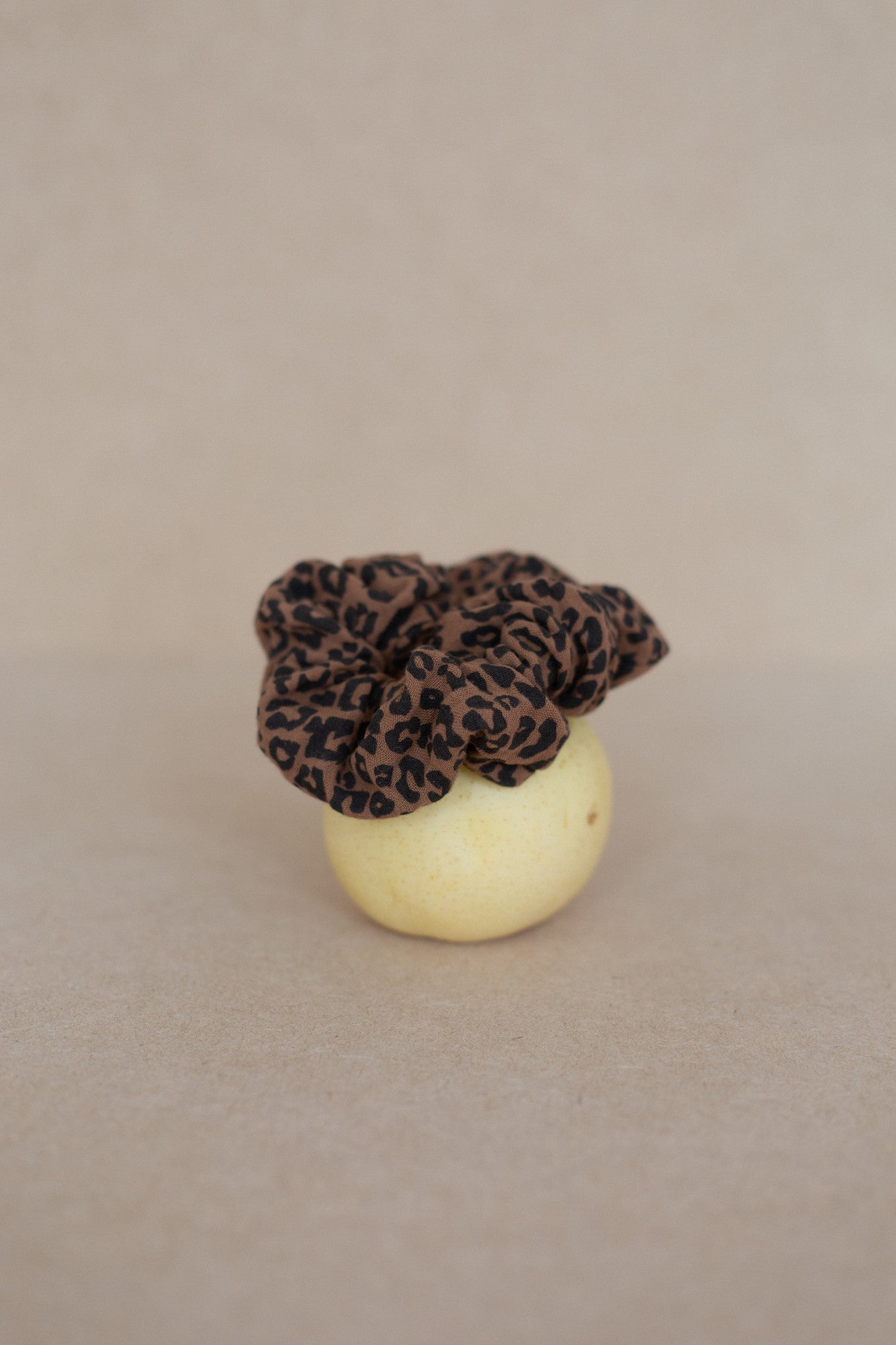 MINI - LEOPARD OVERSIZED SCRUNCHIE