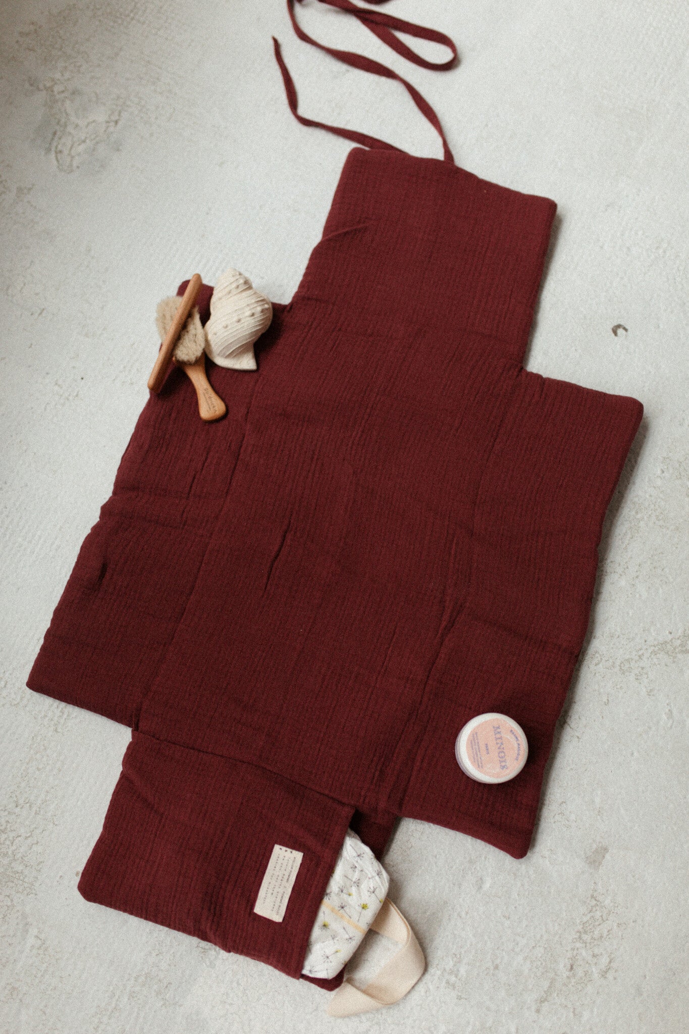 CHANGING PAD TO GO  - BURGUNDY BOO