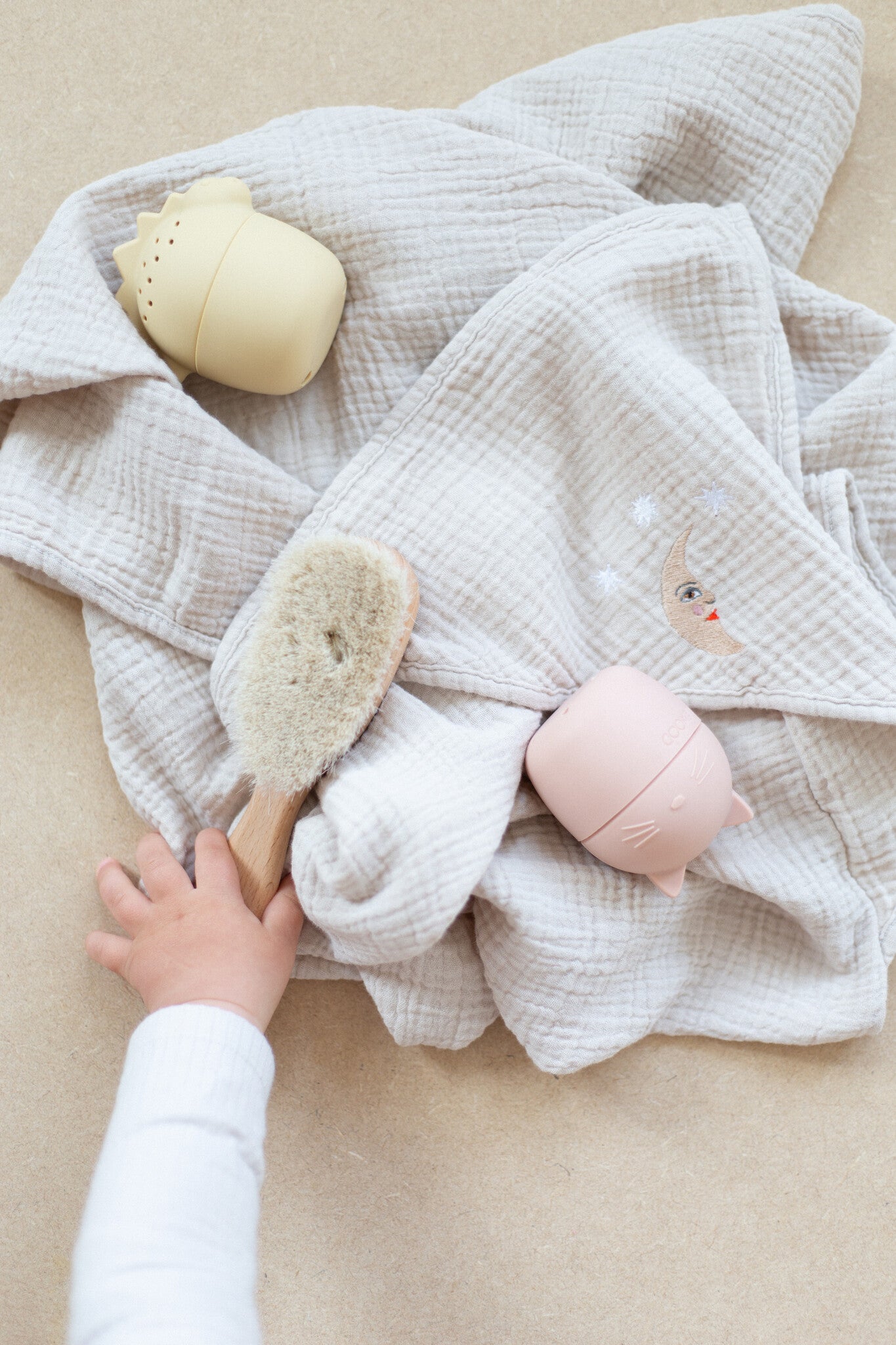 handdoek van biologisch katoen voor kinderen na het bad of zwemmen