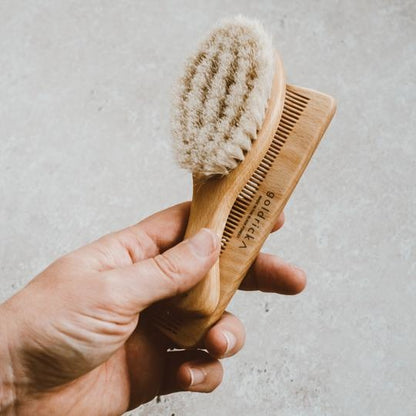 Baby haarborstel set met zachte natuurlijke geitenharen en beukenhouten handvat