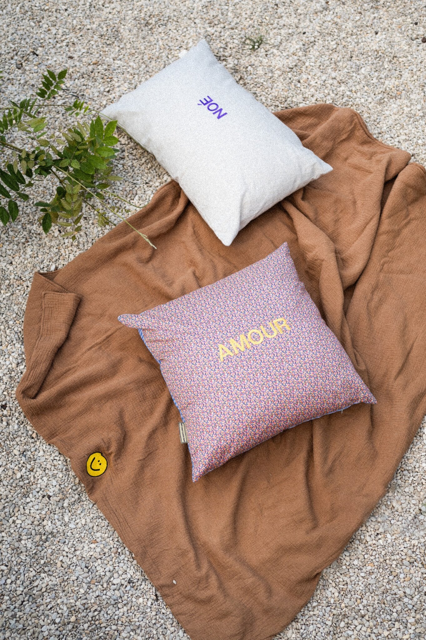 CUSHION: NO RAIN, NO FLOWERS - PINK